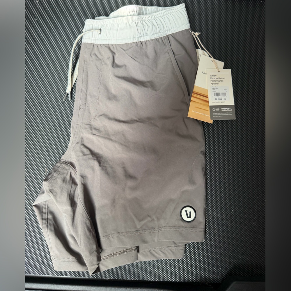 Vuori Kore Shorts Warm Grey Men’s Medium NWT